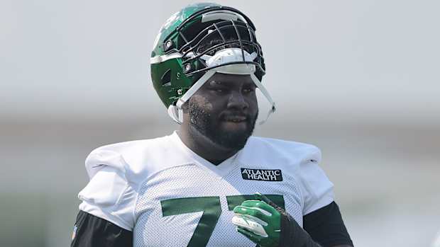 Jets offensive tackle Mekhi Becton